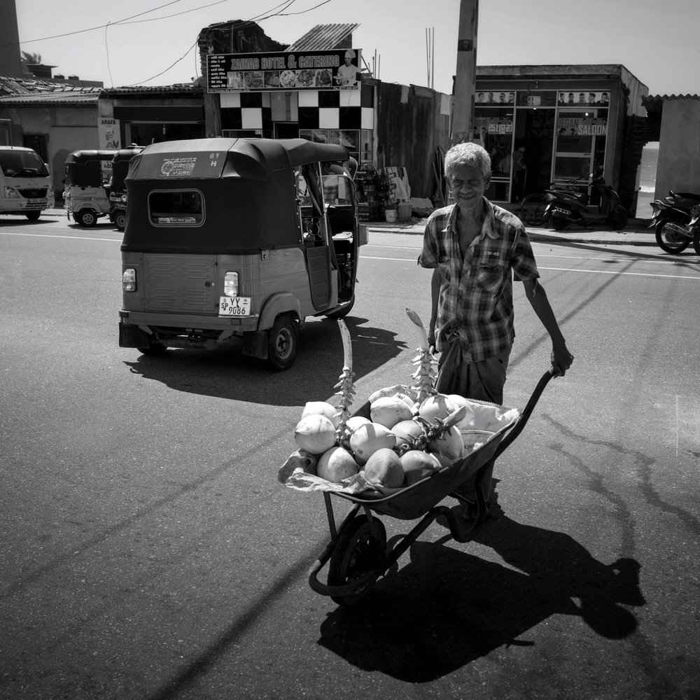 He had to sell lots more before getting home ...   (Leica Q) 